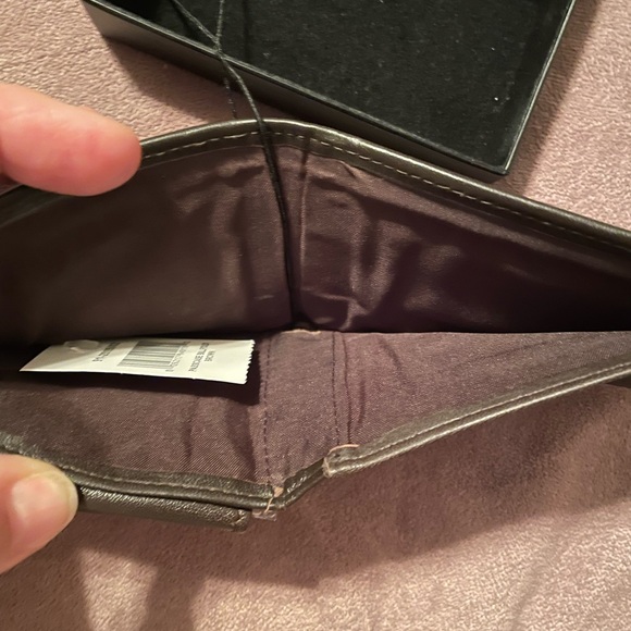 Alfani Brown Leather Passcase Billfold Wallet NIB - Picture 9 of 11